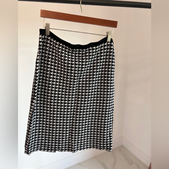Women’s L ELLE Houndstooth bandage skirt - Picture 3 of 3